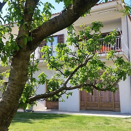 Apartments Vrisika-Family Apartment Makarska Zewnętrze zdjęcie
